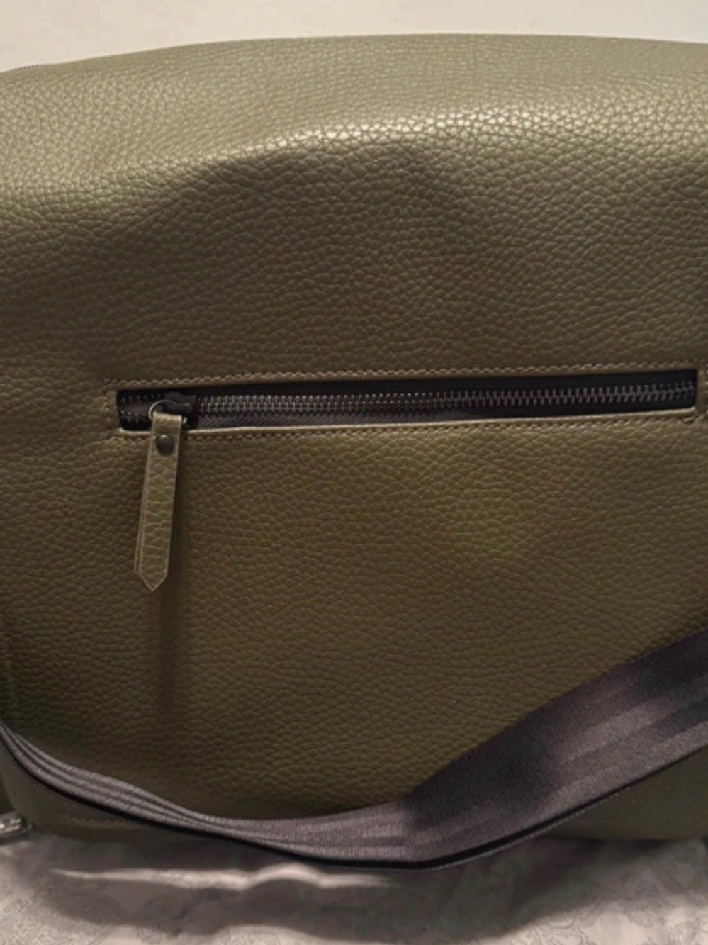 Petunia Pickle bottom boxy plus diaper bag in olive green (new)